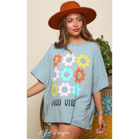 🌼LAST 1! Vintage Blue Smiley Daisy Loose Fit Graphic Tee! - Picture 2 of 10